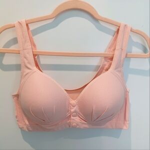 NWOT LIGHT PEACH FRONT SNAP BRA!